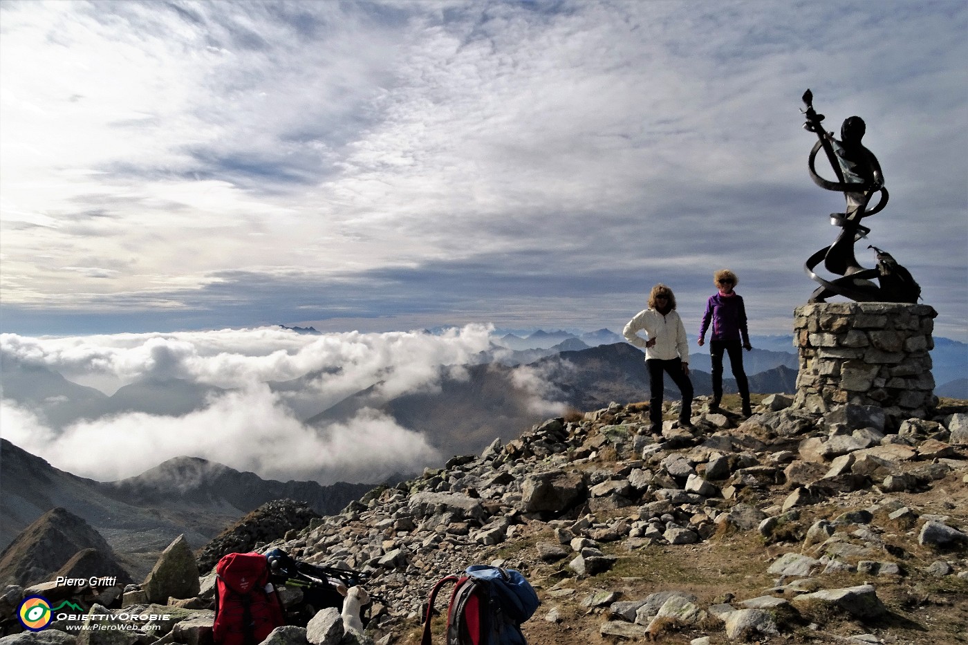 03 In vetta a Cima Cadelle (2483 m).JPG